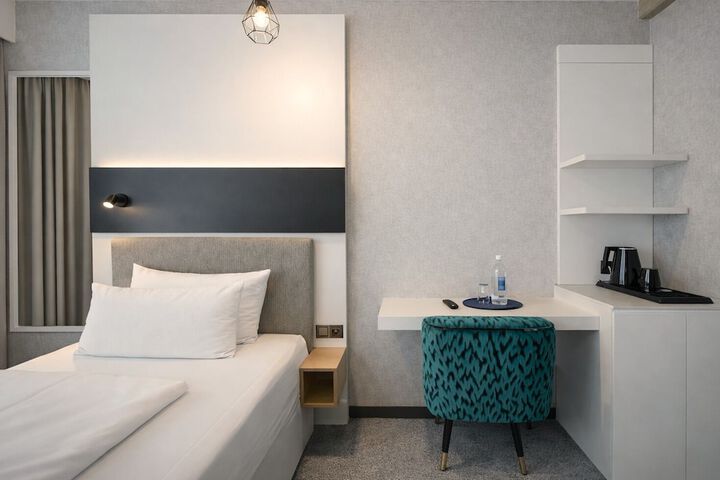 Room 35 of 59