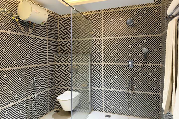 Room 12 of 17