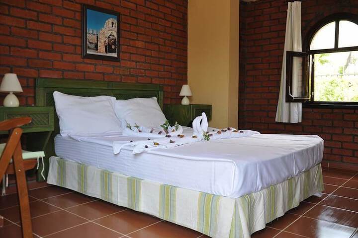 Room 4 of 37