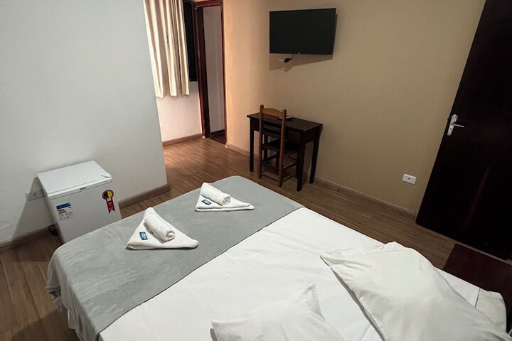 Room 11 of 25