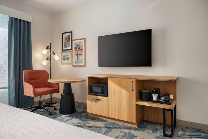 Room 10 of 37
