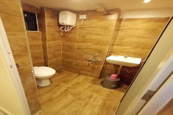 Room 12 of 17