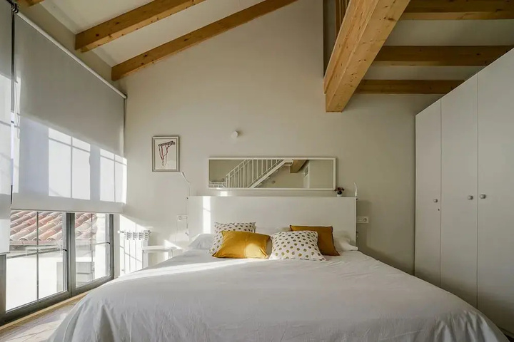 Room 2 of 15