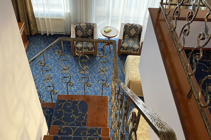 Room 27 of 141