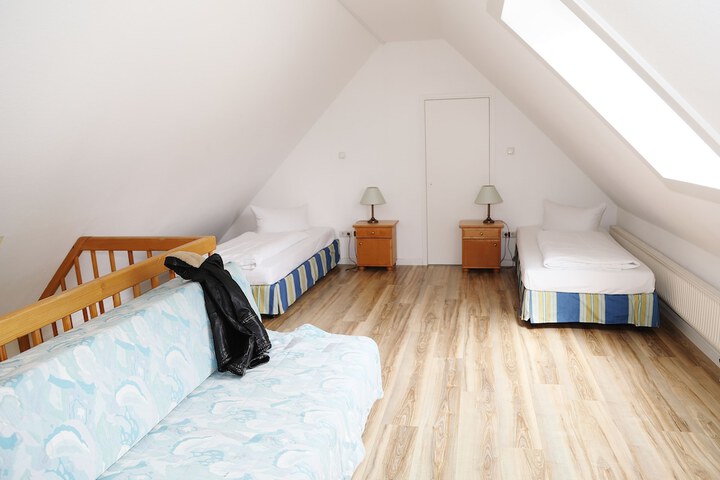 Room 27 of 60