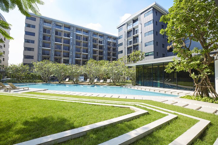 Hotel Exterior 10 of 40