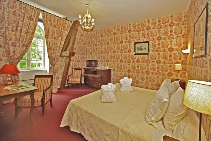 Room 3 of 83