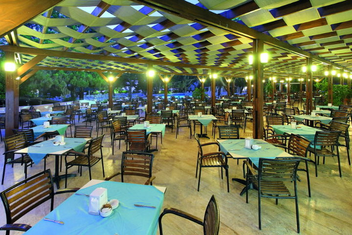 Dining 18 of 19