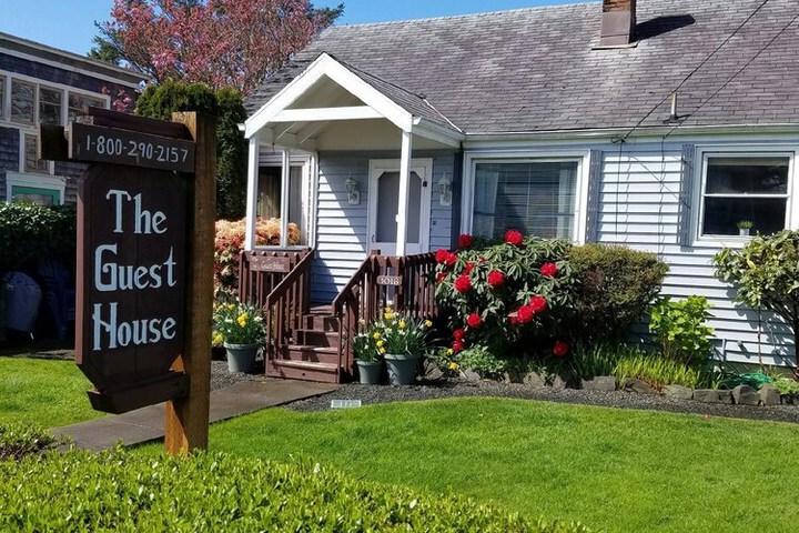 Sand Castle Lodging - Harrison Street Inn