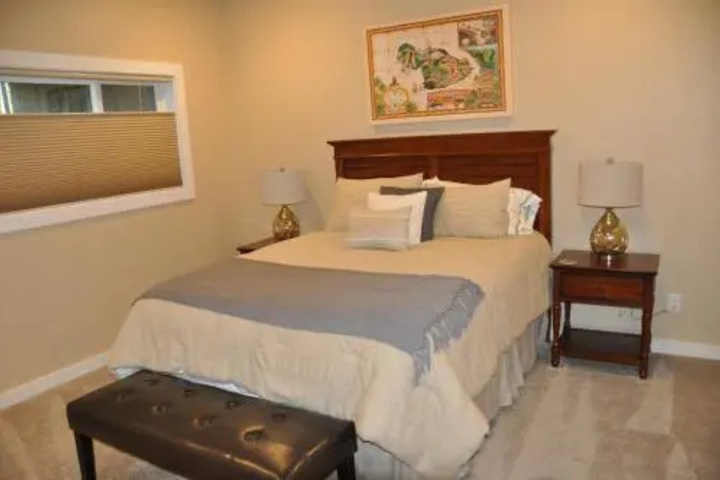 Room 4 of 13