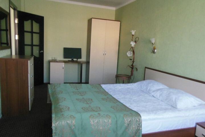 Room 14 of 25