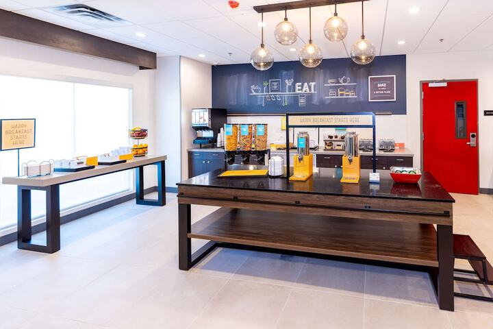 Breakfast/Coffee Service 39 of 53