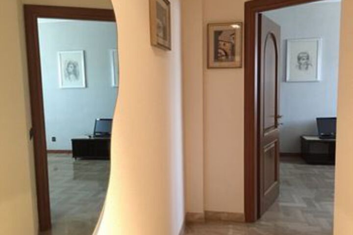 Room 10 of 20