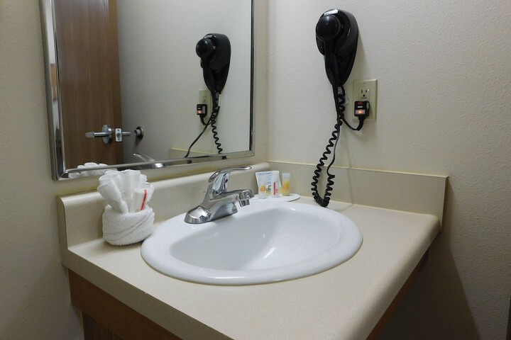 Bathroom sink