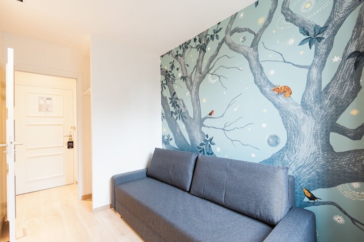 Room 98 of 133