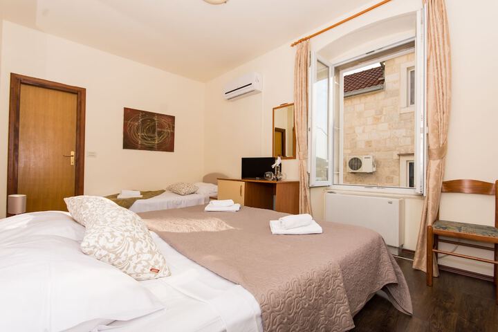 Room 14 of 54