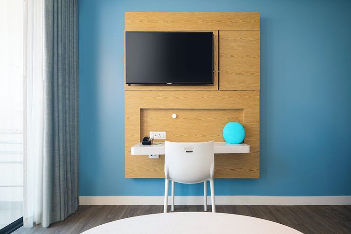 Room 33 of 114