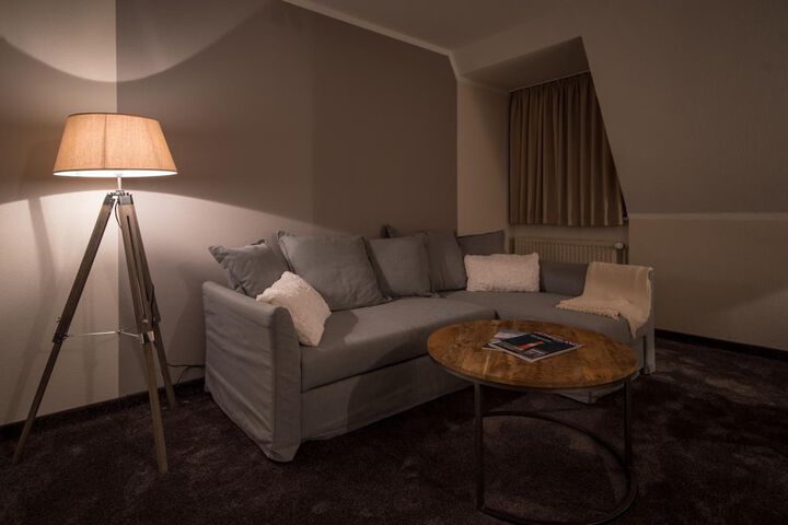 Room 13 of 28