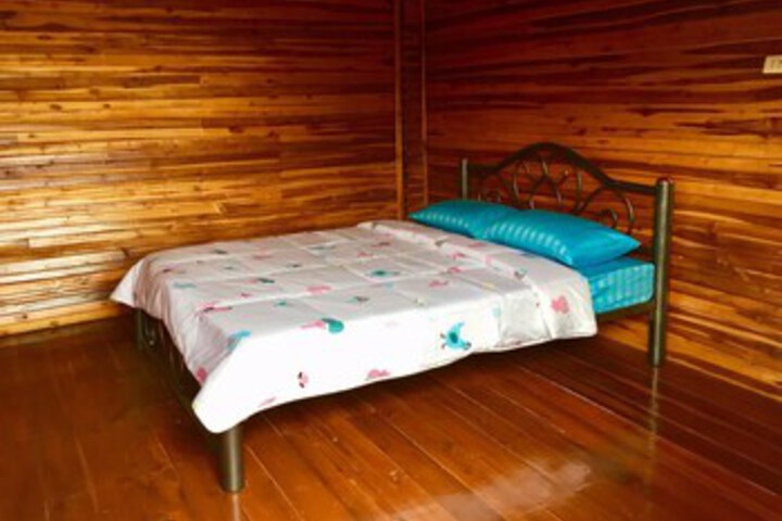 Room 6 of 37