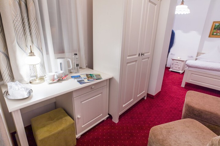 Room 15 of 24