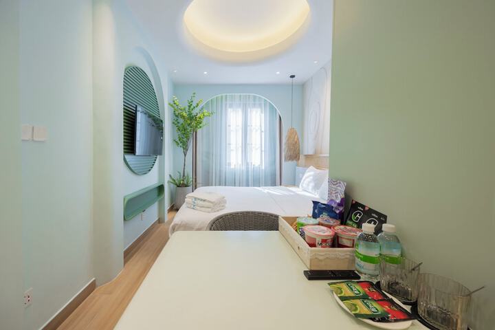 Room 35 of 91