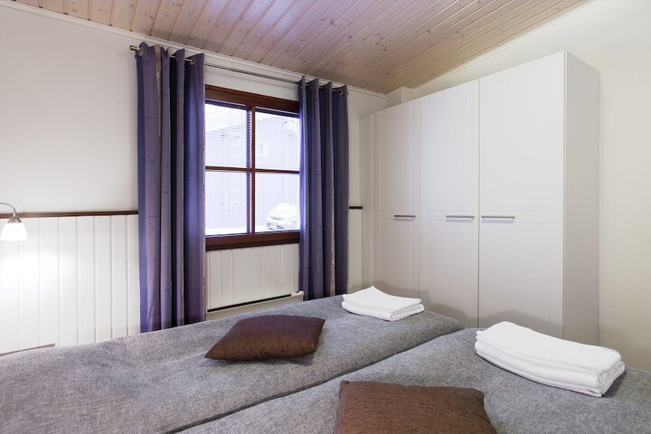 Room 8 of 115