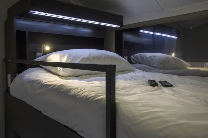 Room 15 of 40