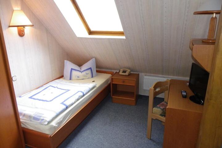 Room 12 of 43