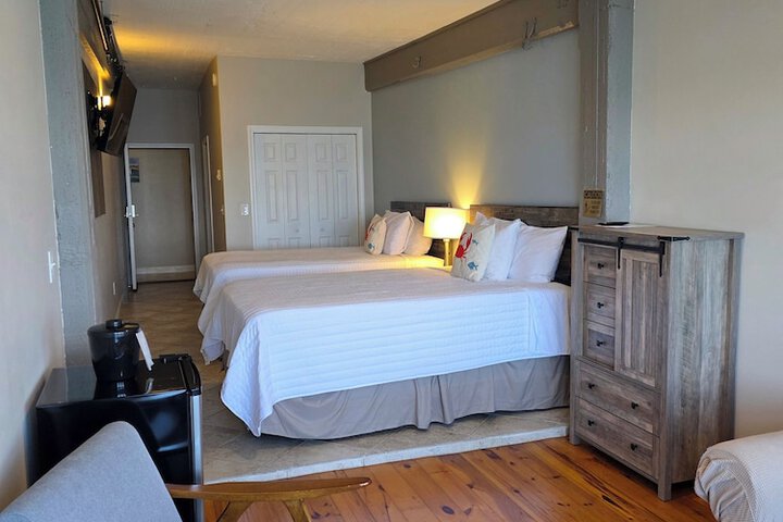 Room 33 of 110
