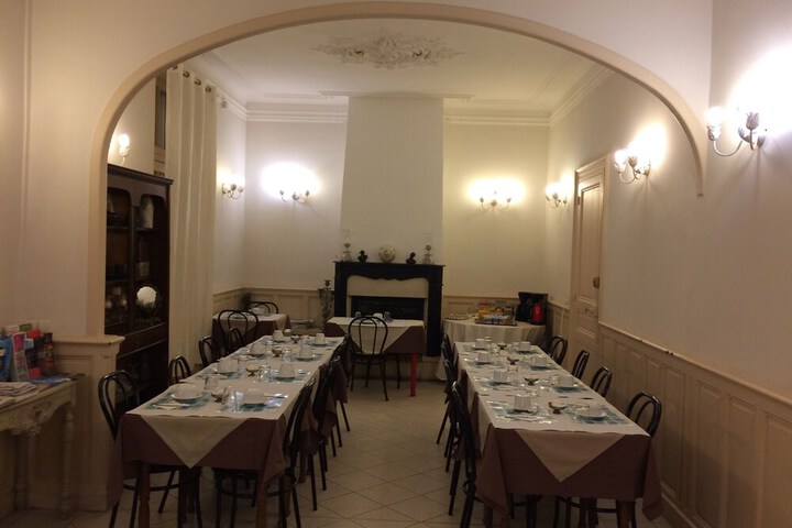 Dining 33 of 43
