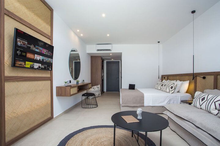 Room 4 of 32