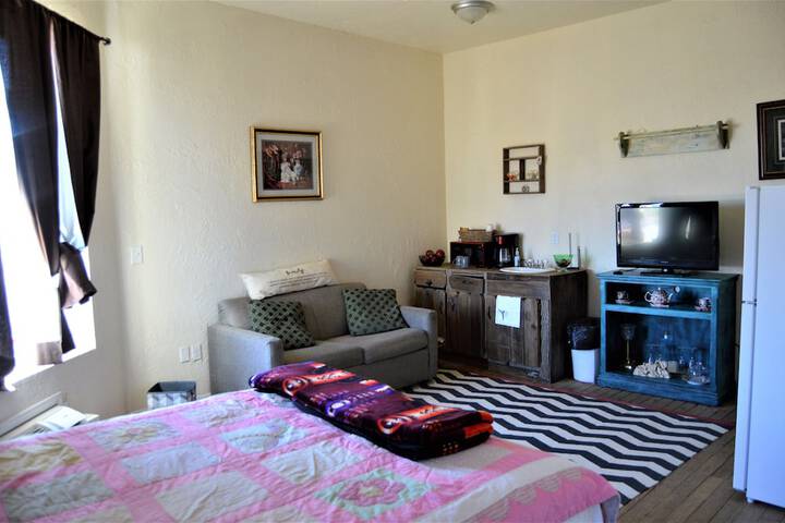 Room 6 of 45