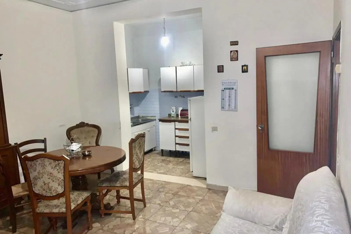 Room 5 of 6