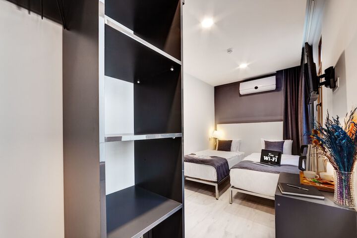 Room 17 of 53