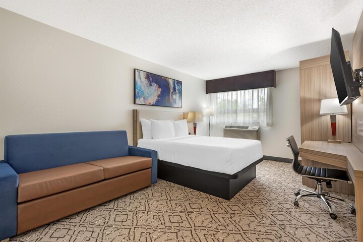 Room 7 of 27