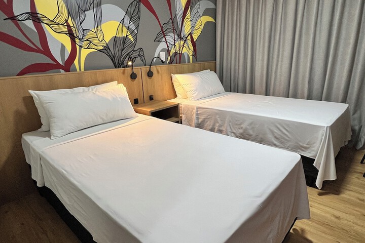 Room 7 of 30