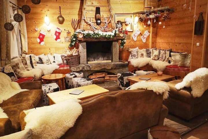 Lounge 92 of 118