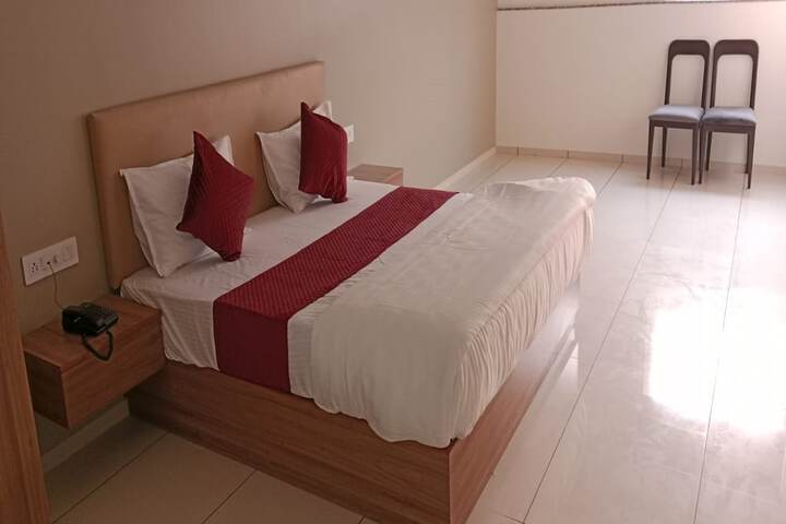 Room 4 of 27