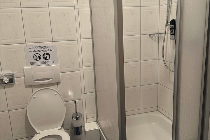 Room 27 of 59