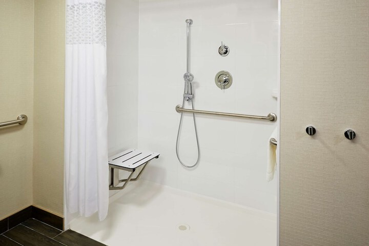 Room 5 of 32