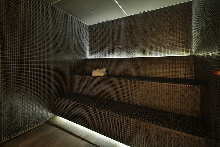 Room 27 of 42
