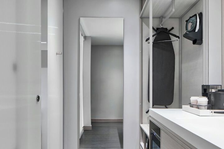 Room 43 of 85