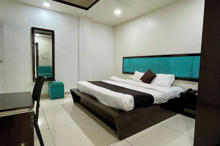 Room 18 of 53