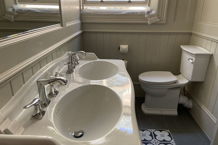 Room 42 of 73