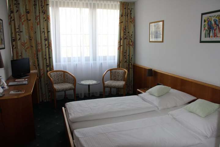 Room 16 of 47