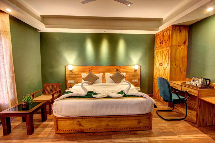 THE ELEMENTAL MANALI