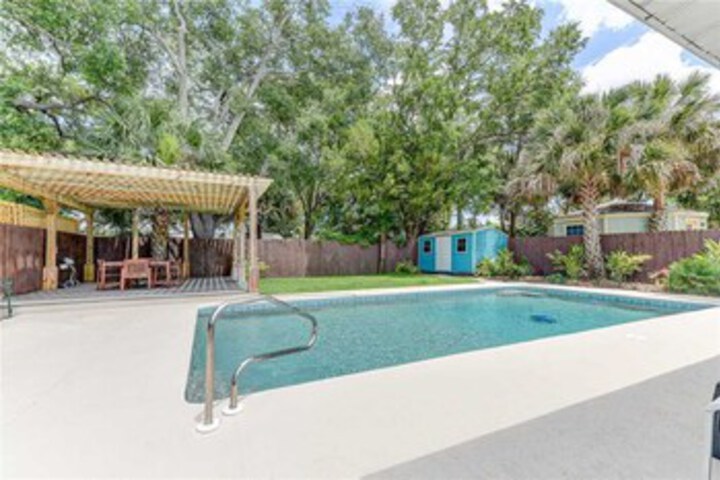 Summertime Sanctuary Private Pool, 3 Bedrooms, Sleeps 8 in St. Augustine, FL