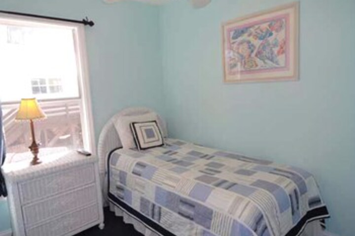 Room 16 of 21