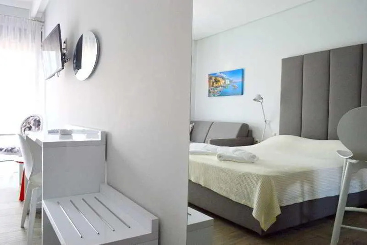 Room 3 of 17