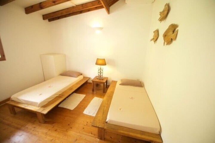 Room 9 of 44